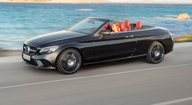 Mercedes klasy C cabrio i coupe na salonie w Nowym Jorku
