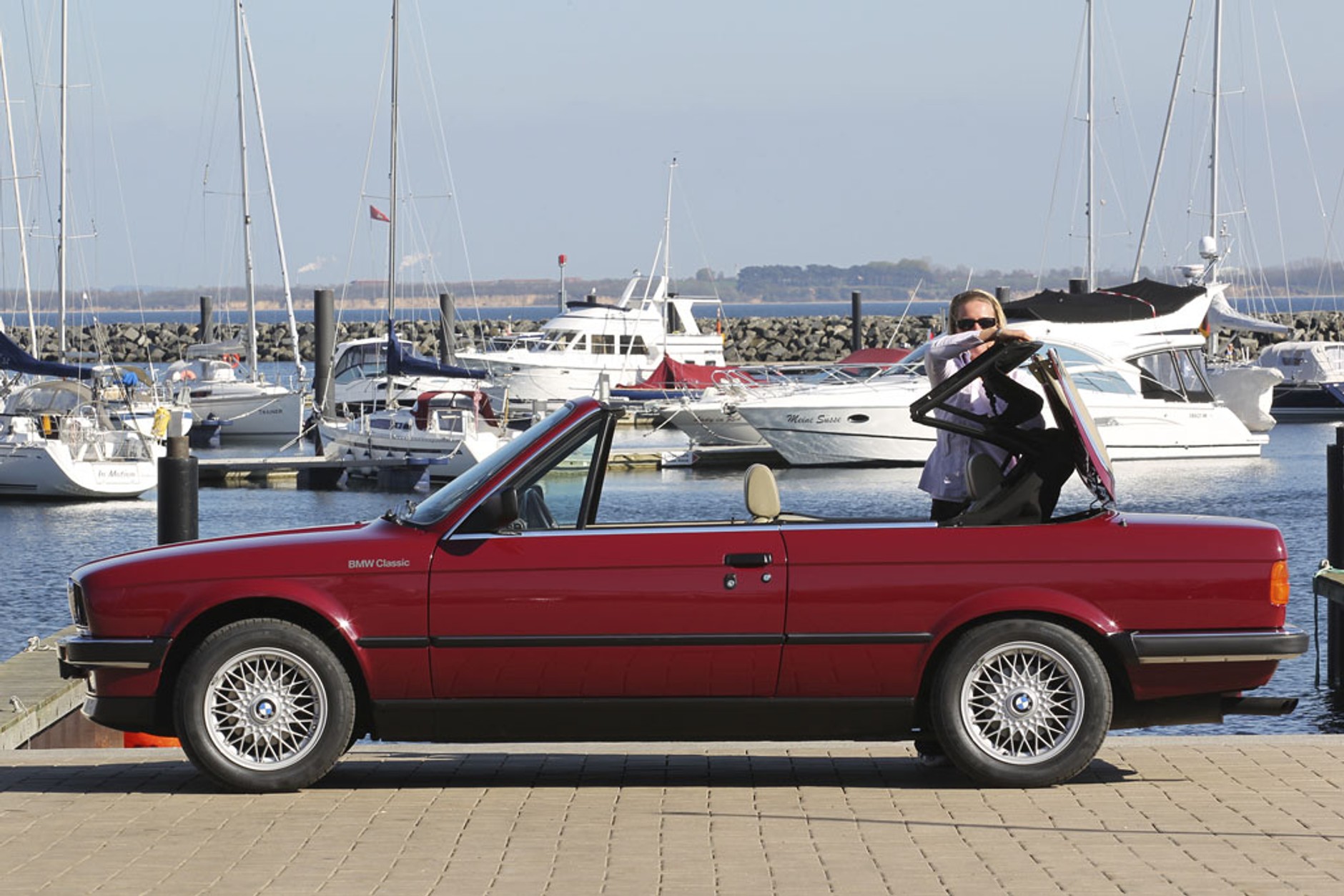 BMW E30 Cabrio - Czas na rekreację w klasycznym stylu