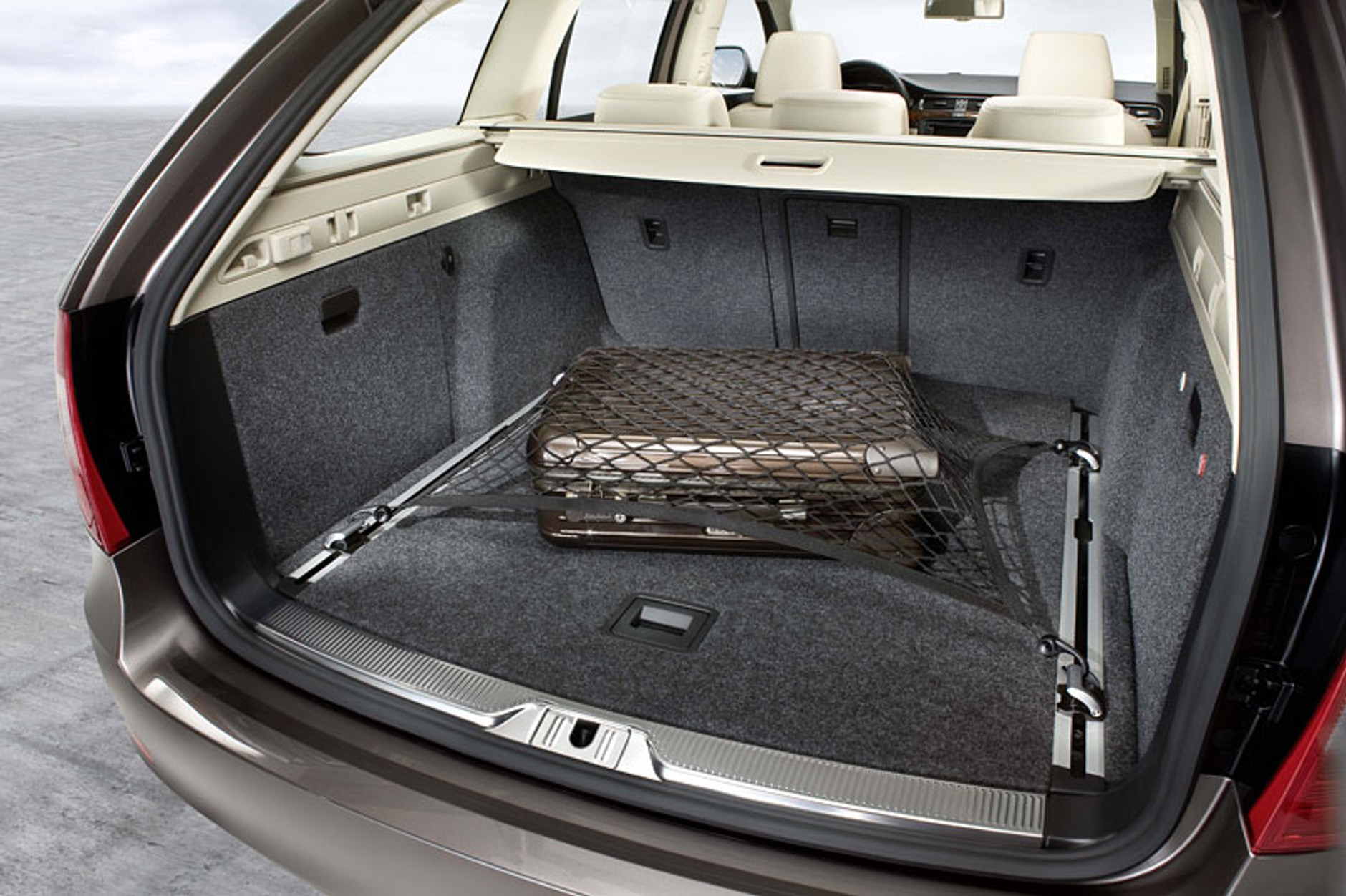 Skoda Superb Combi lepsza i tańsza od Passata