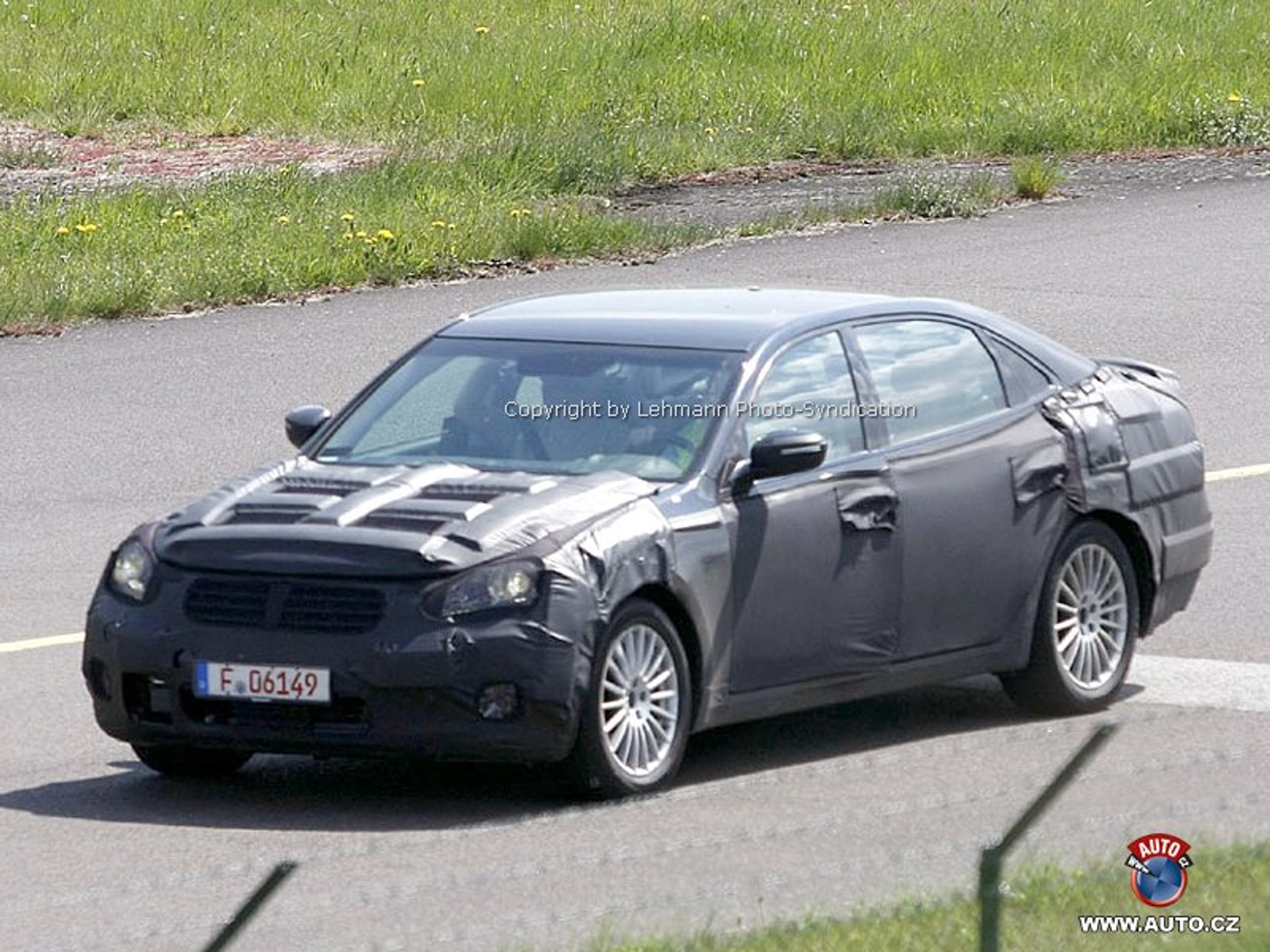 Zdjęcia szpiegowskie: Hyundai i90 podniesie prestiż marki