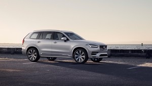 Volvo XC90 – kosmetyka i „mild hybrid”