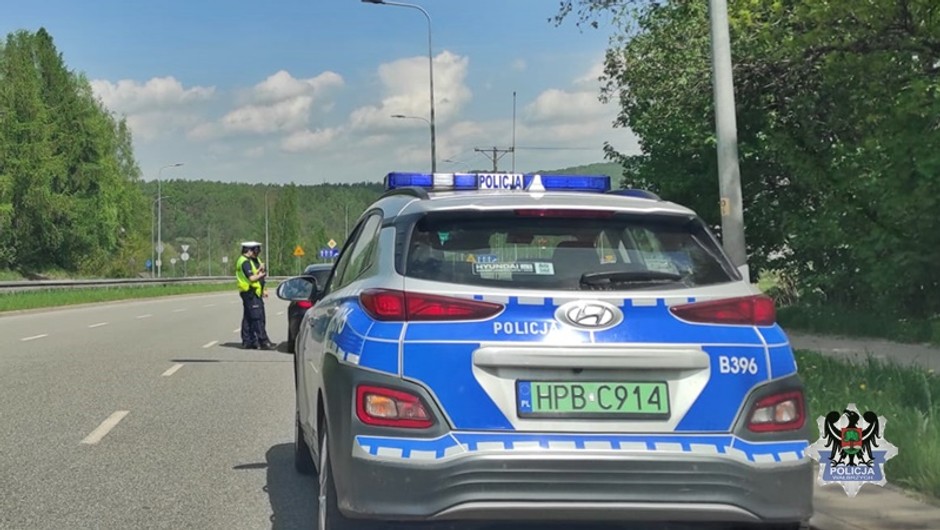 Obraz pochodzący z serwisu https://walbrzych.policja.gov.pl/dba/aktualnosci/bieza/119460,Drogowe-podsumowanie-weekendu-majowego-na-drogach-powiatu-walbrzyskiego.html