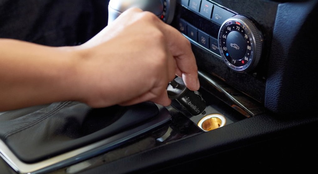 ładowarka samochodowa