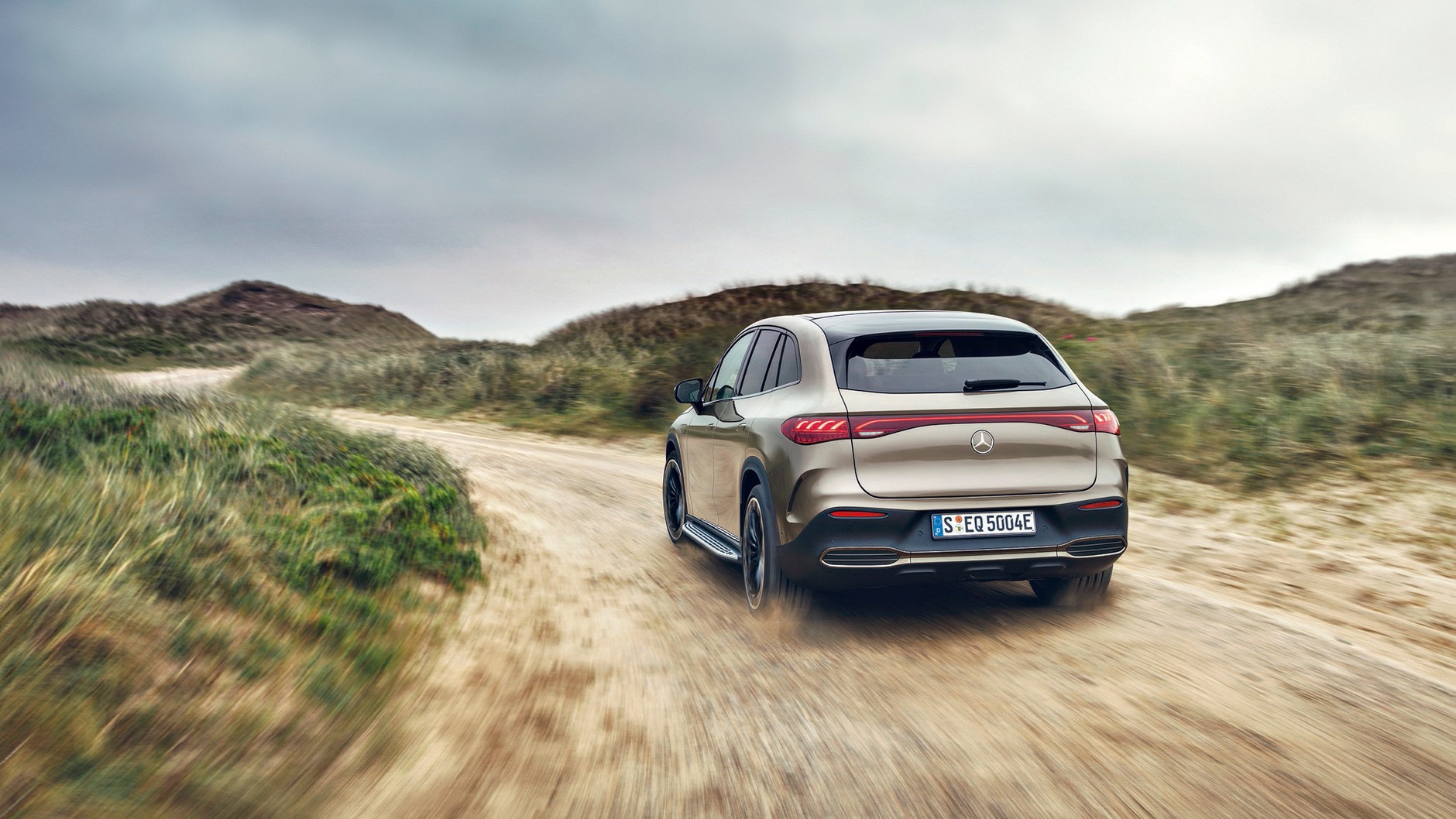 Mercedes EQE SUV 500 4Matic: moc 408 KM, zasięg (WLTP) 547 km, moc ładowania 170 kW