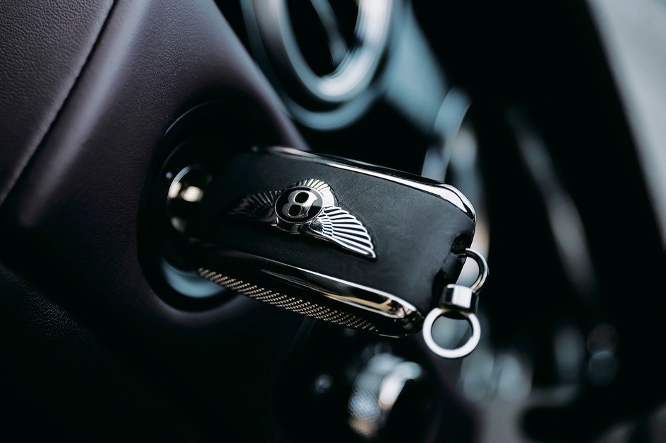 Bentley Flying Spur V8 S - Małe mieszkanko... w Bentleyu