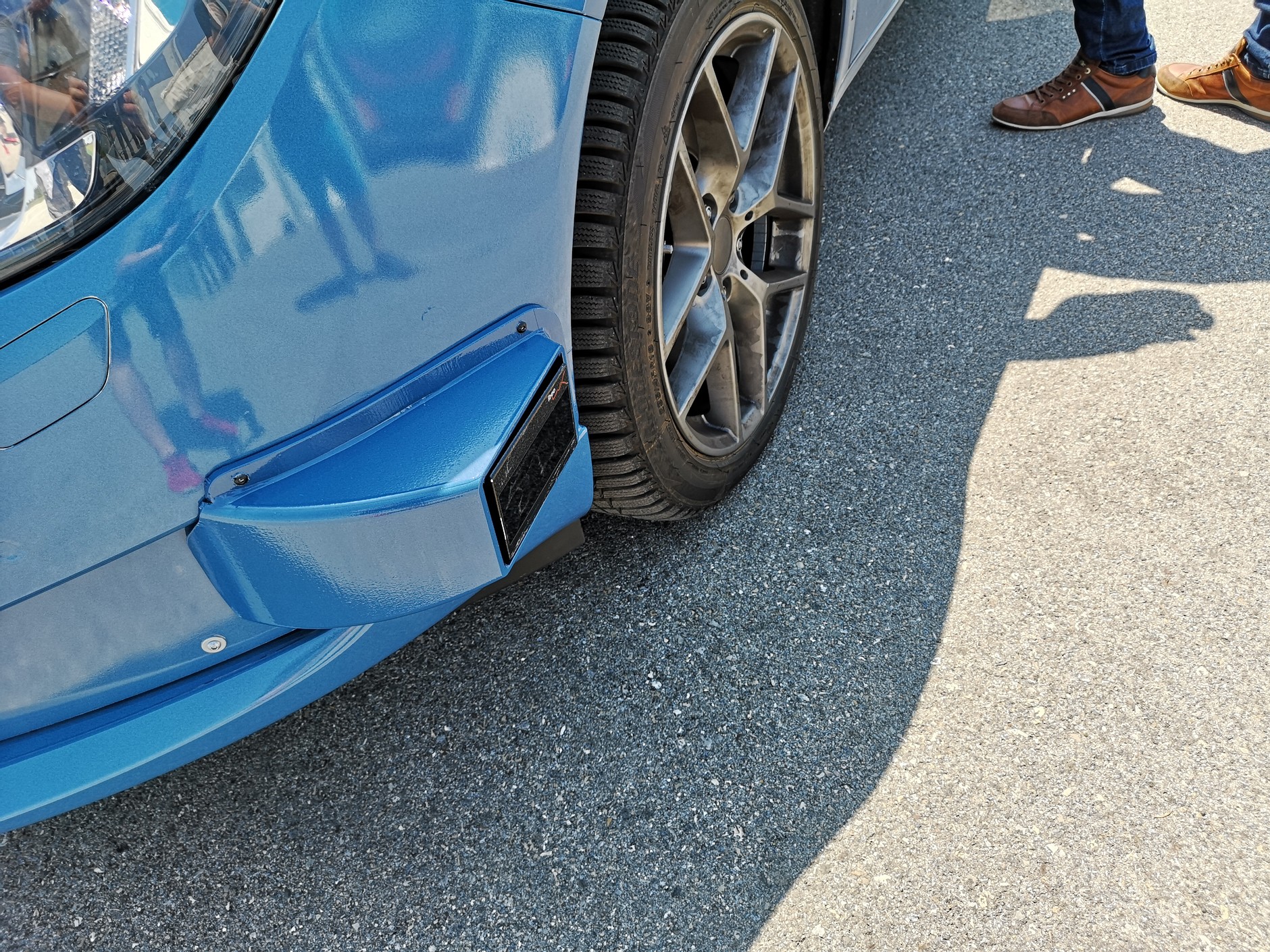 Zewnętrzna poduszka boczna ZF do ochrony przed uderzeniem przez inny pojazd