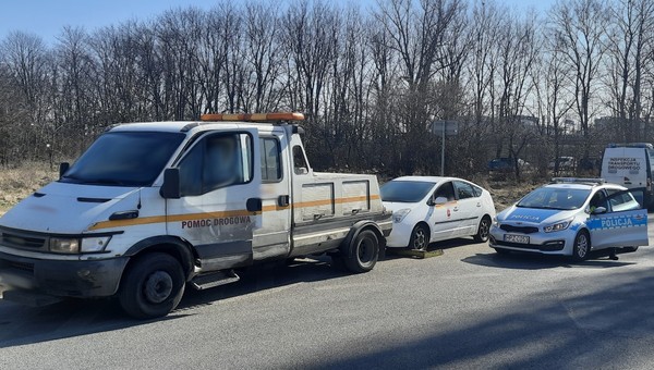 Pseudotaksówka wyeliminowana. Kierowca nie miał licencji, miał za to podrobione prawko