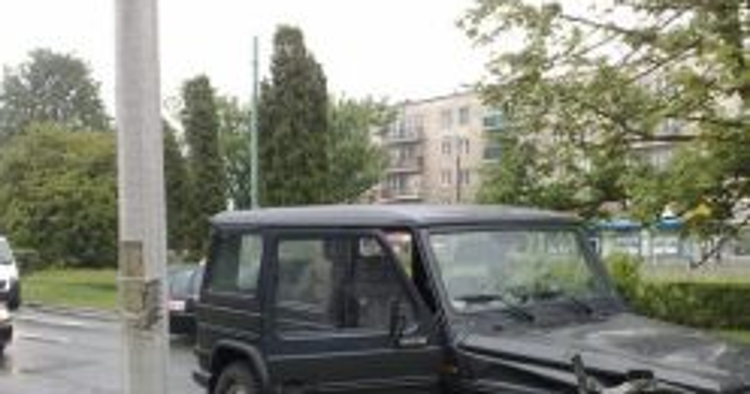 Mercedes BOR uderzył w latarnię