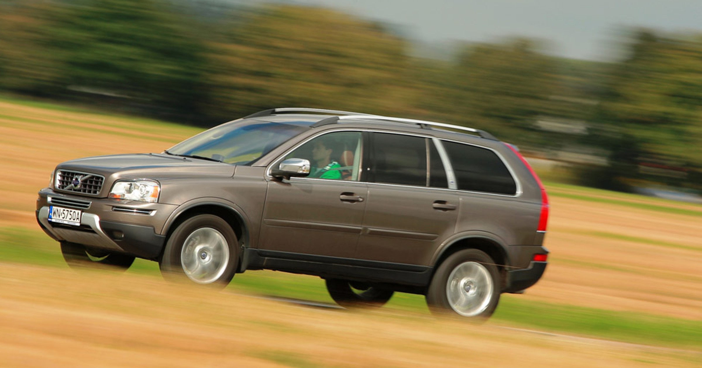 Volvo XC90: za ładny, by po prostu wjechać nim w błoto