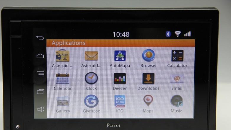 Parrot Asteroid Smart: radio multimedialne, które potrafi tyle co zainstalowane w nim aplikacje.