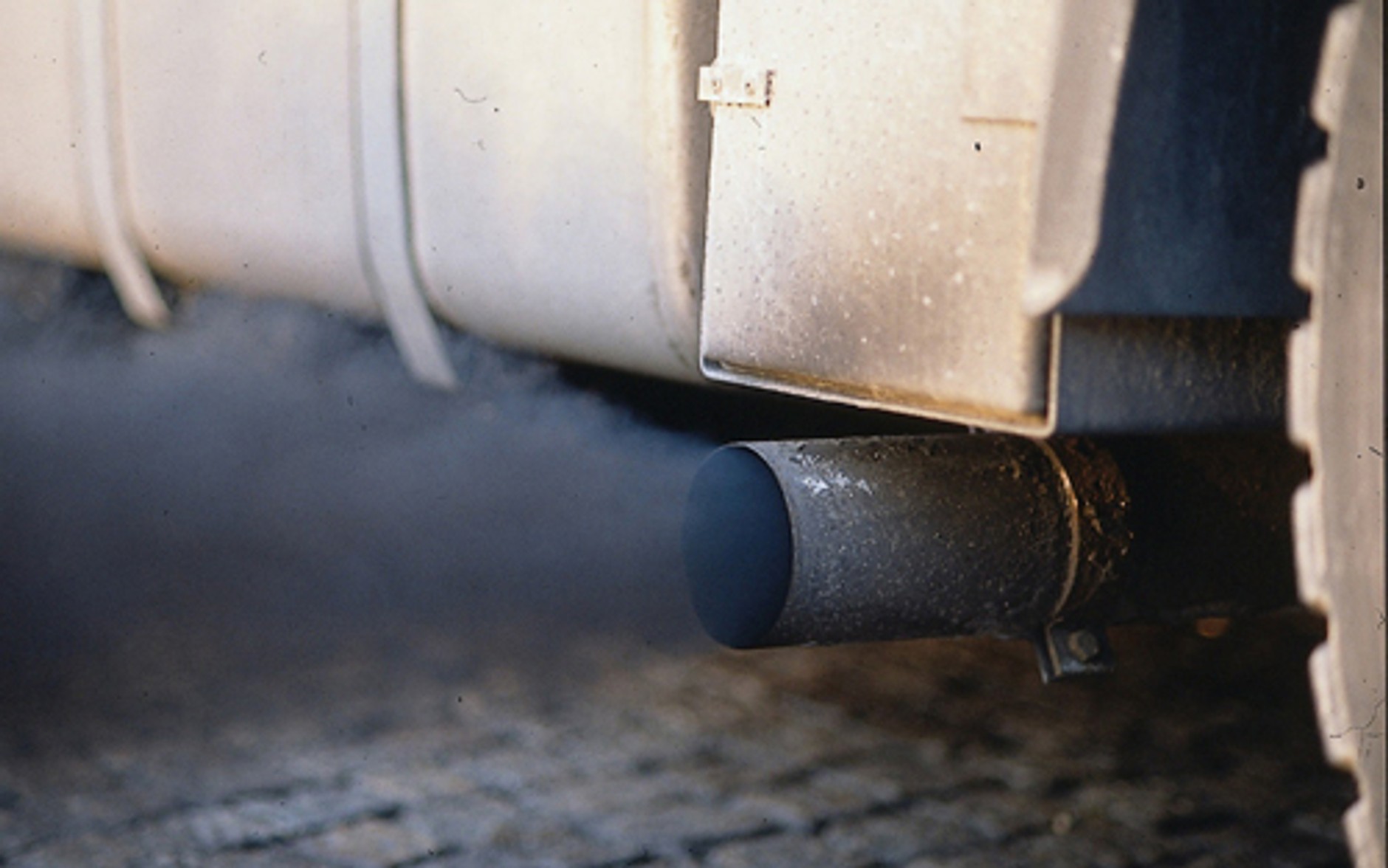 Jak zdiagnozować usterkę na podstawie wyglądu spalin?