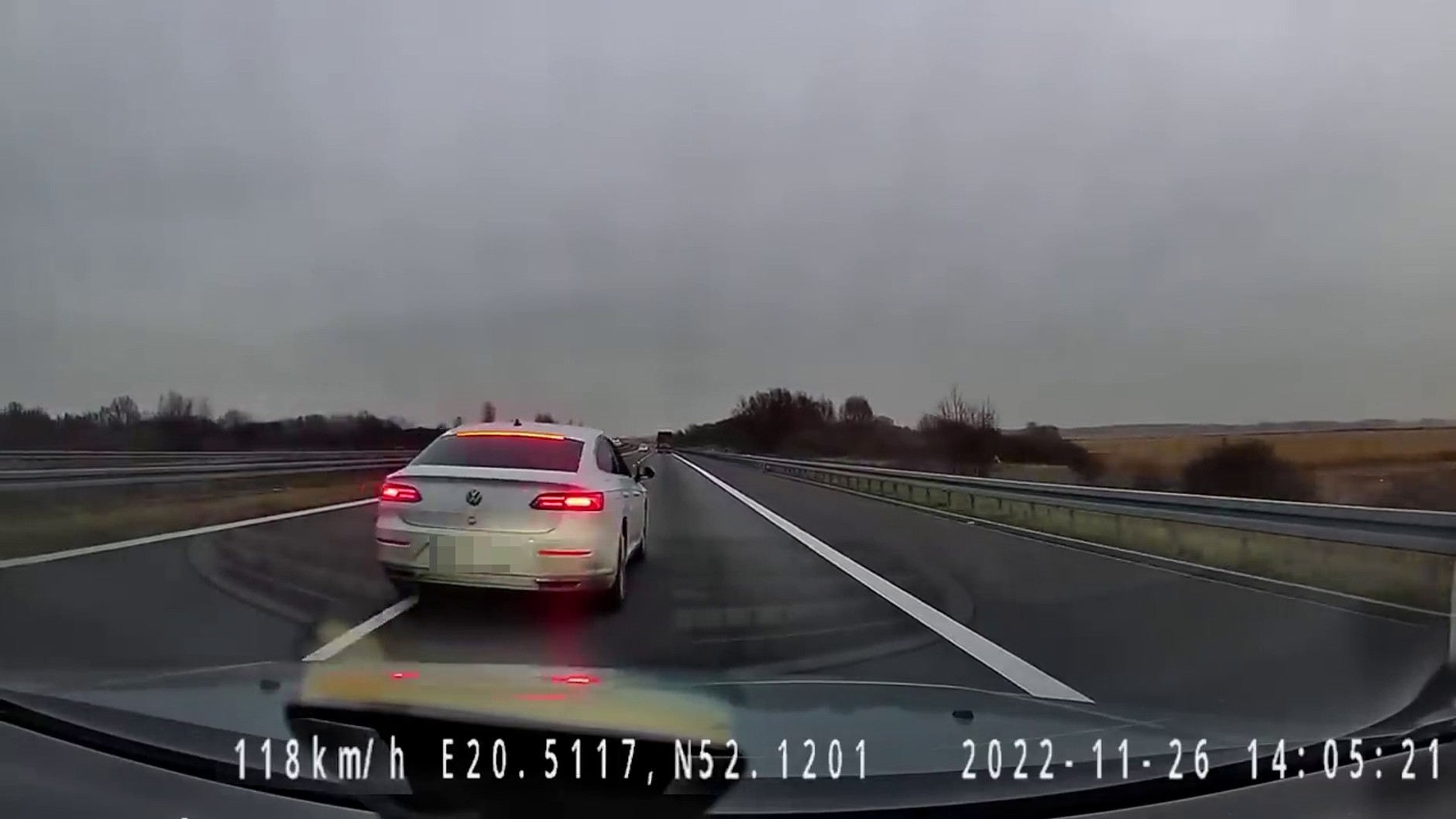 Nie spodobał mu się ten manewr. Drogowy "bandyta" na A2
