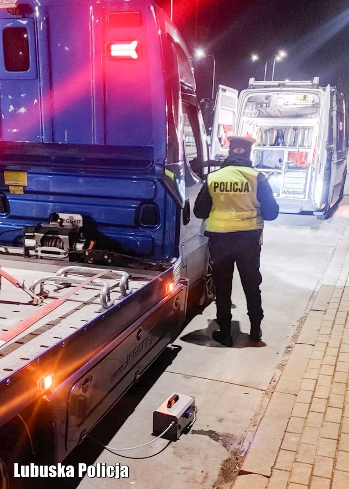 Policja na co dzień korzysta już ze specjalnych ambulansów