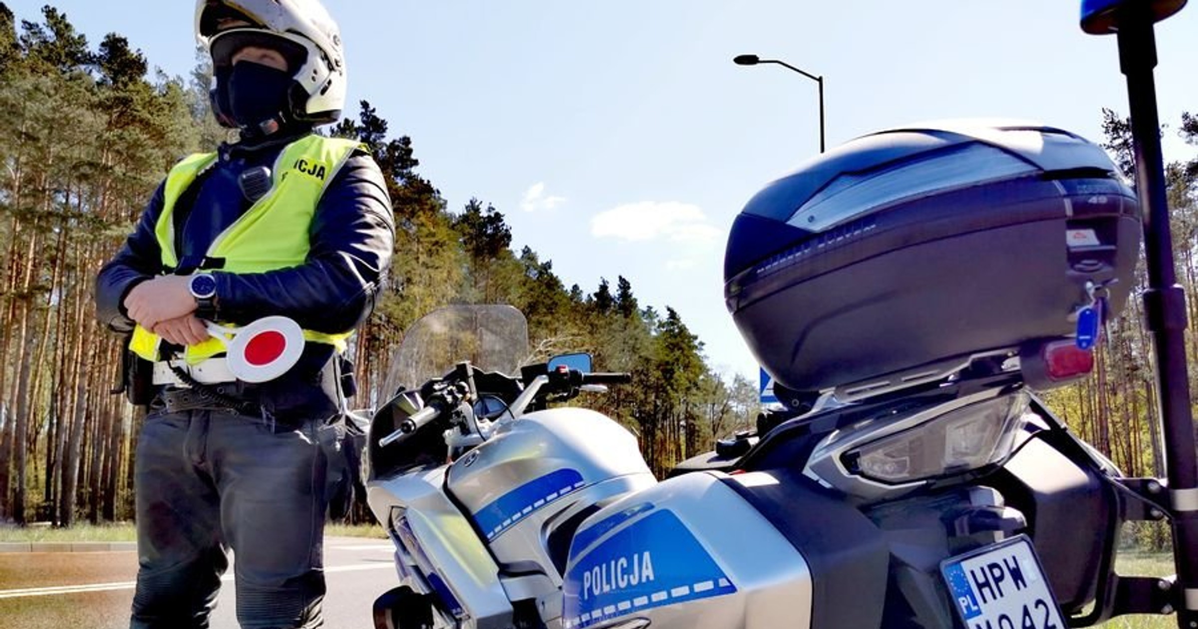 Policja zatrzymała 39-letniego kierowcę motocykla. Mężczyzna nie miał wymaganych uprawnień