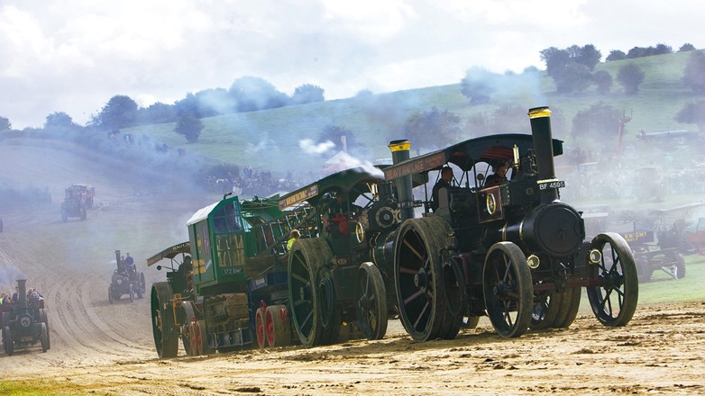 Pełną parą! Relacja  ze zlotu pojazdów z napędem parowym