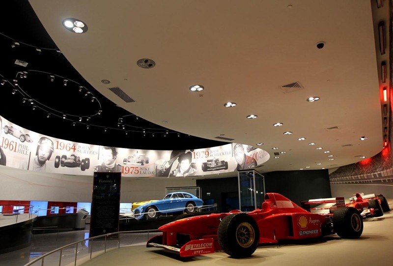 Ferrari World Abu Dhabi zaprasza
