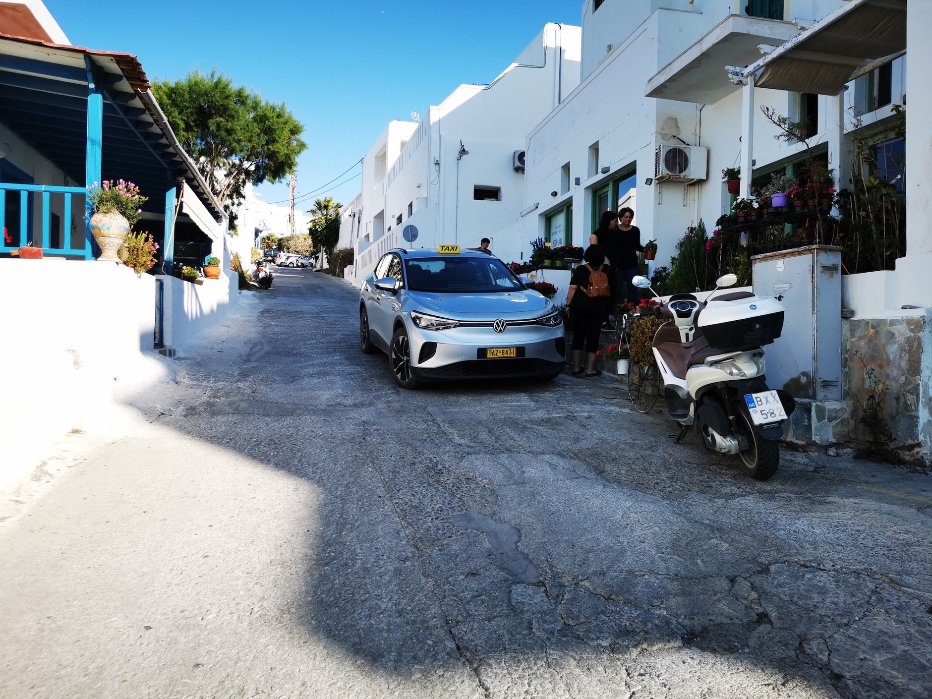 Jedna z dwóch taksówek na wyspie jest już elektryczna