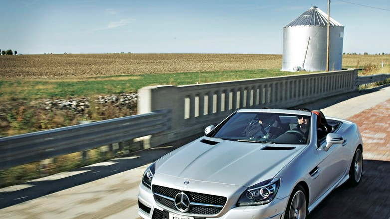 Mercedes SLK 55 AMG: roadster z „V8-ką”: do lansu i oszczędzania