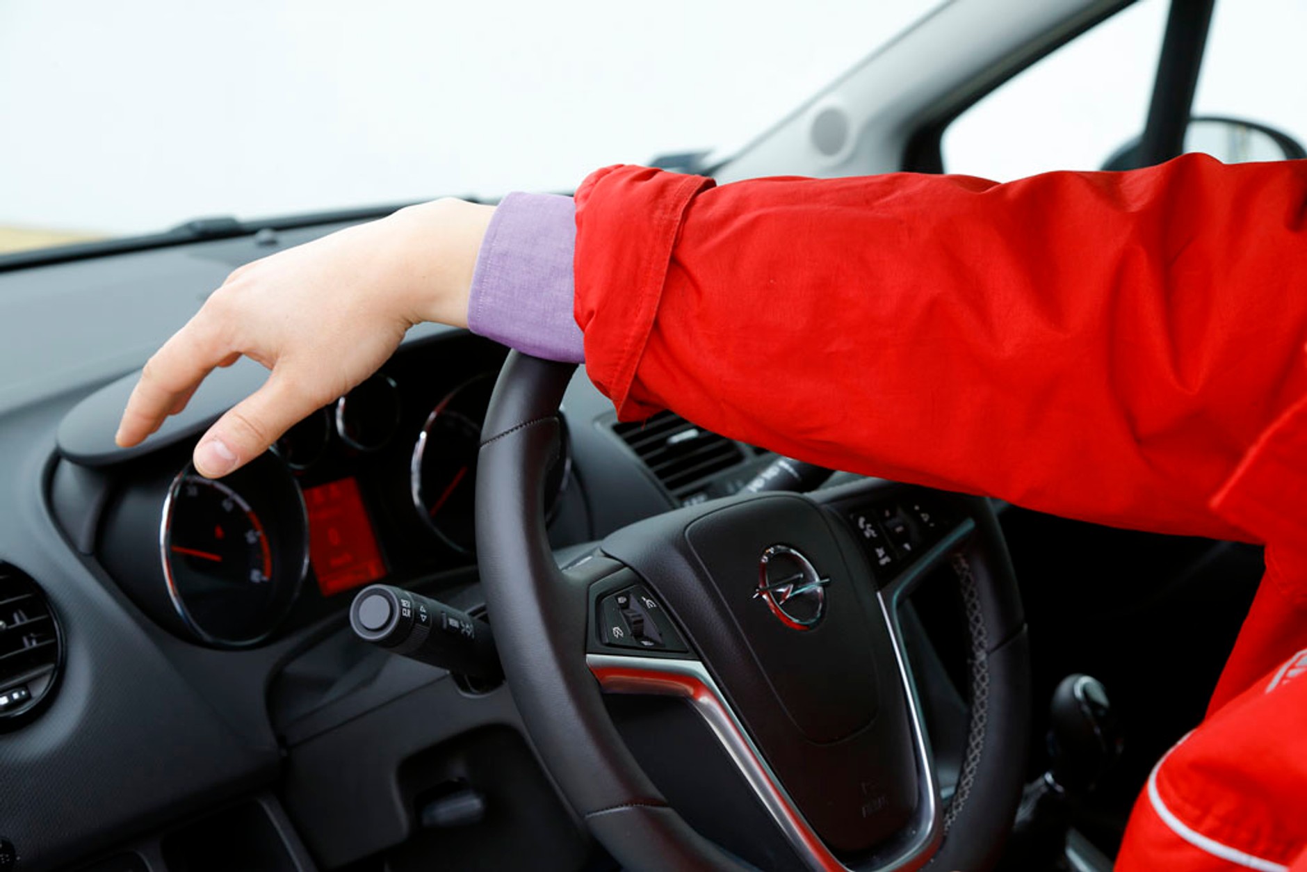 Kierownica ustawiona za blisko