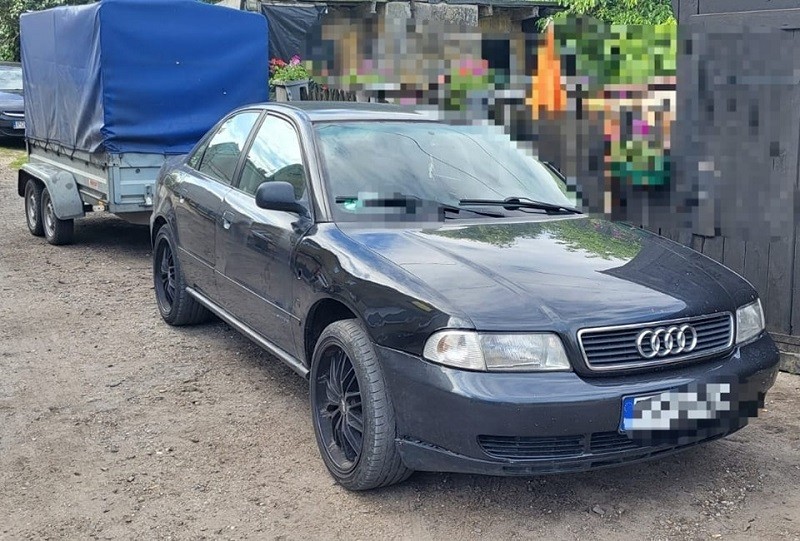 Audi A4 z przyczepą wykorzystywaną do kradzieży paliwa