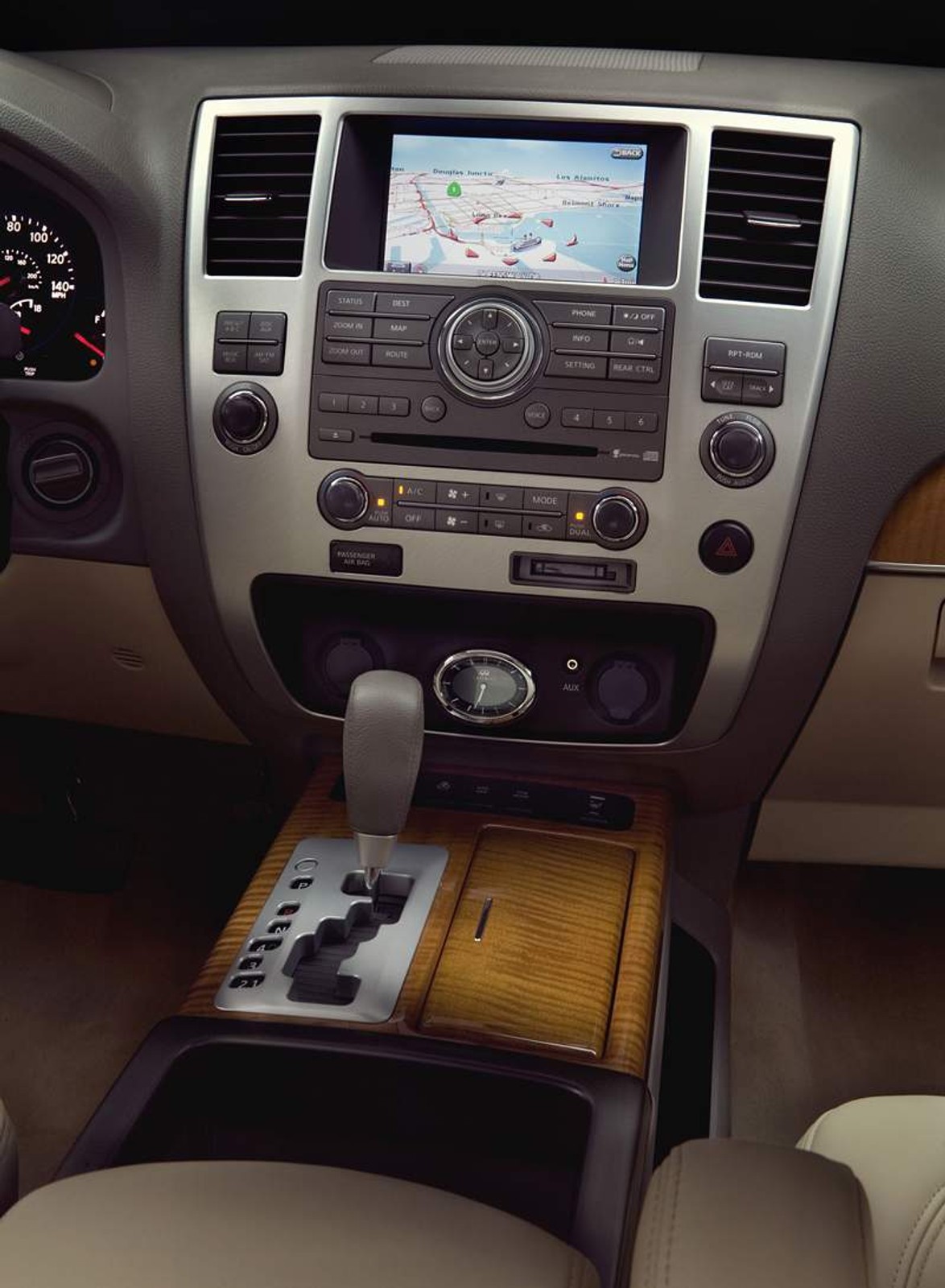 Odmłodzone Infiniti QX56