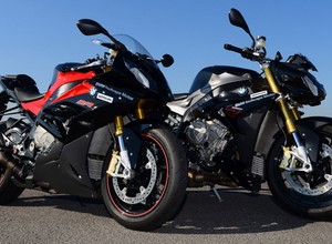 BMW S1000R vs S1000RR - W ciuchach czy na golasa?