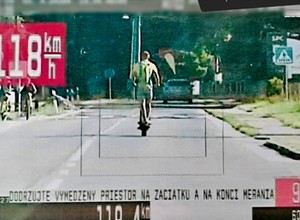 Wydawałoby się, że to niemożliwe. Słowaccy policjanci nie wiedzieli, jak go ukarać [WIDEO]