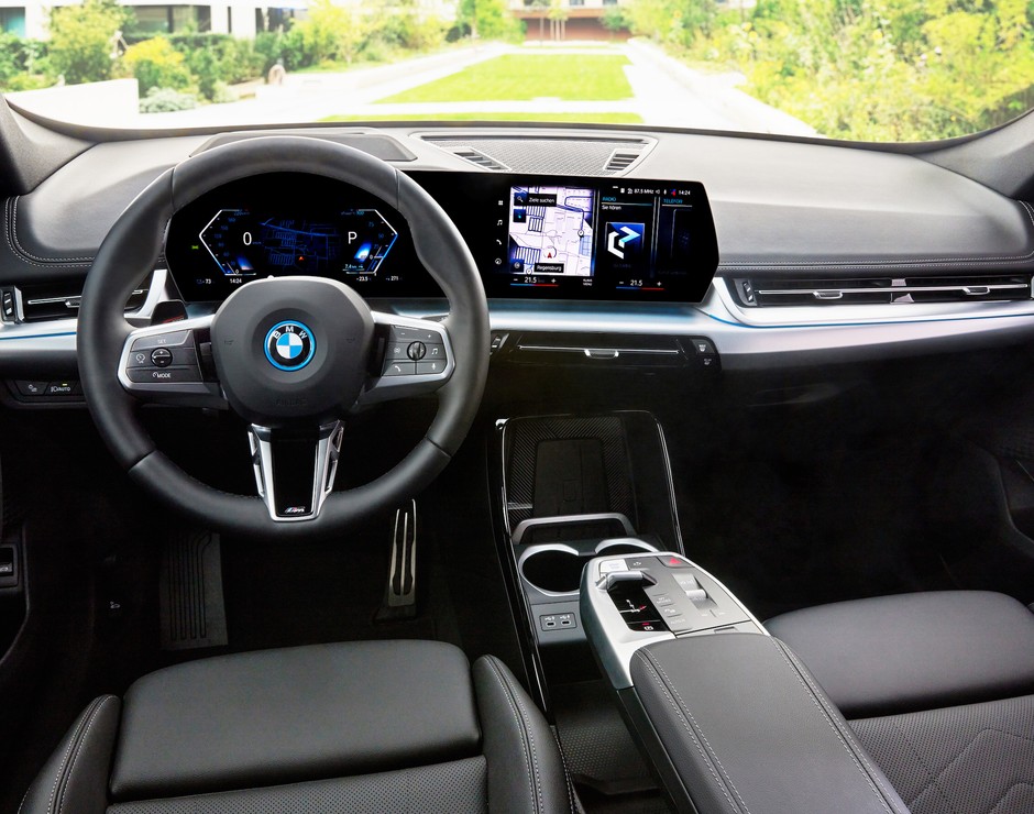 BMW iX1