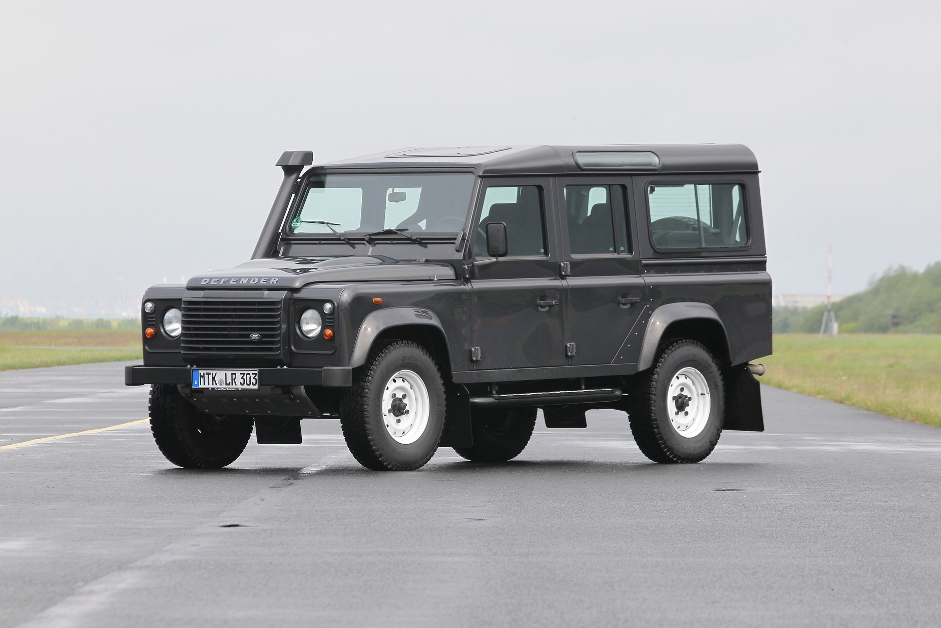 Land Rover Defender produkowany był w latach 1983-2016