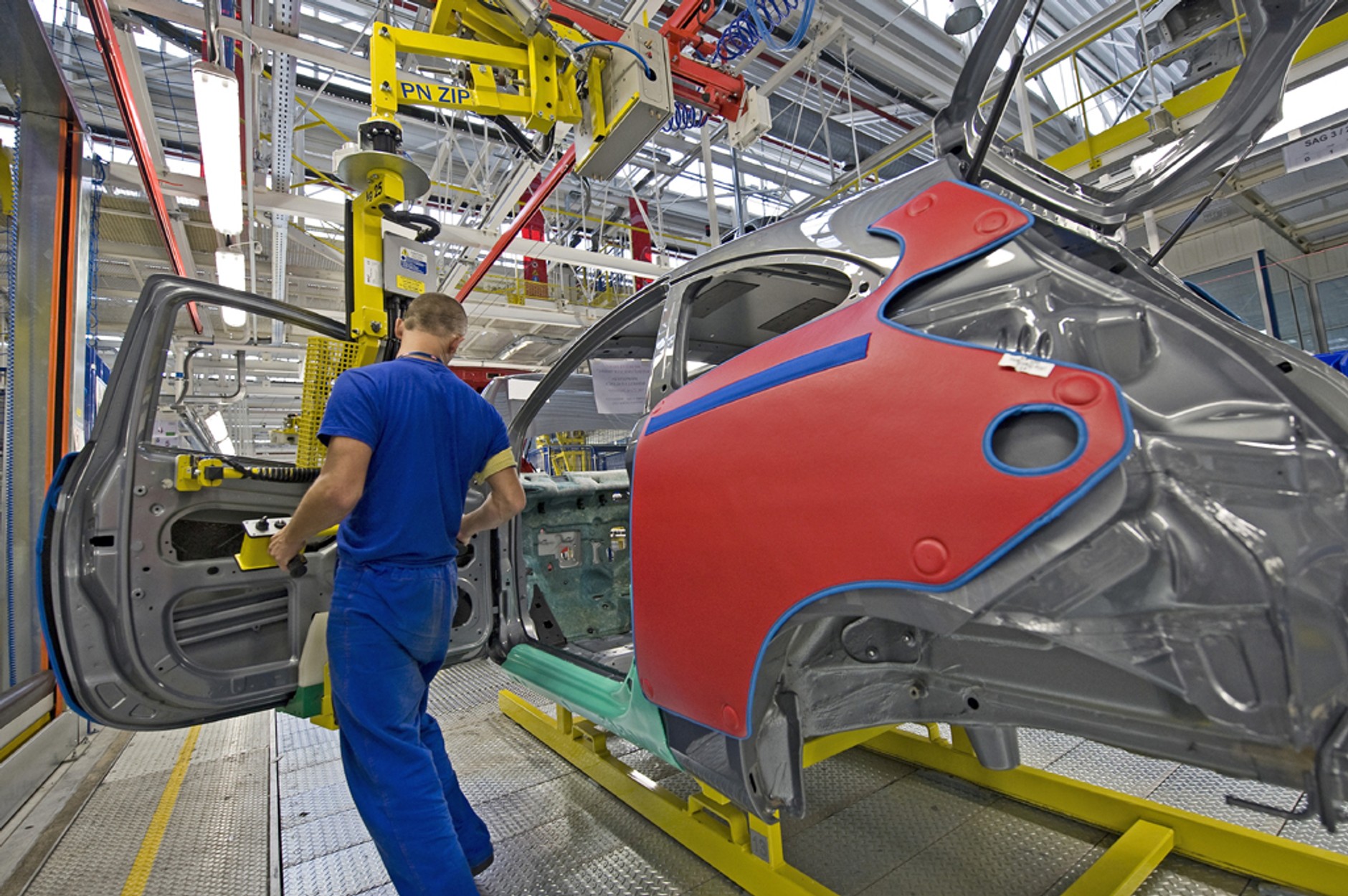 Działania rządu wobec kryzysu na rynku aut - Nie spać, działać!