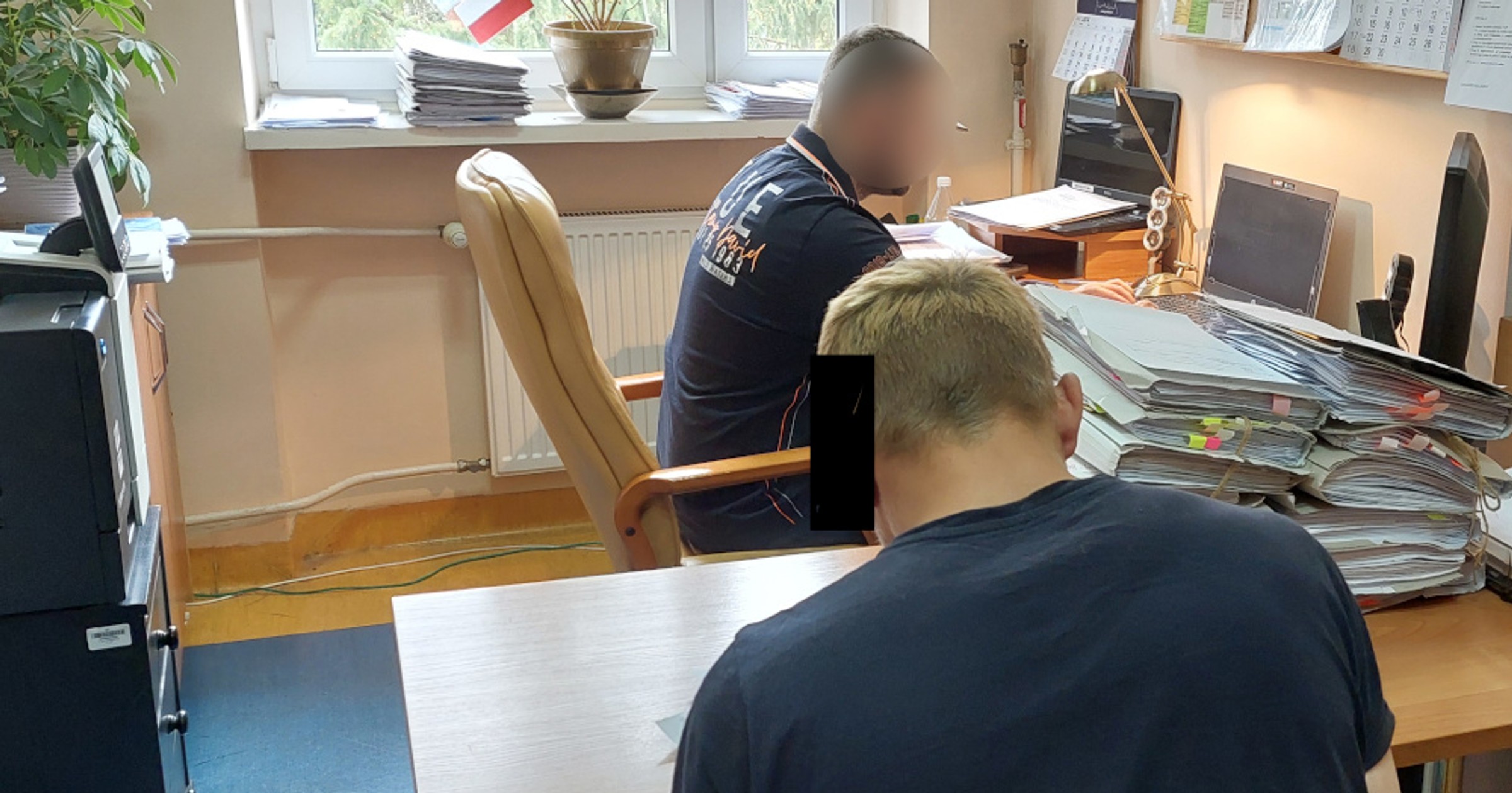 Policjanci dostali zgłoszenie. Pościg zakończył się w rowie