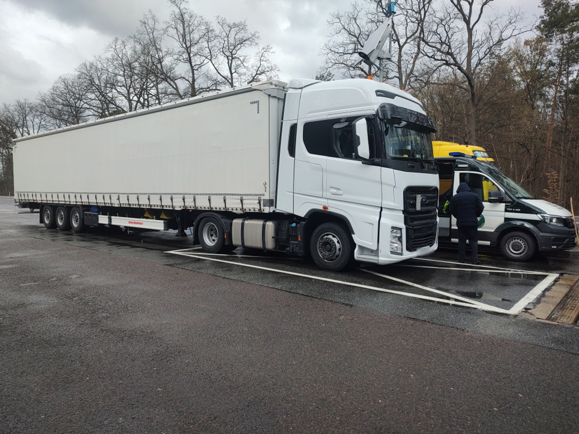 Rosyjski TIR za długi o 2,7 m