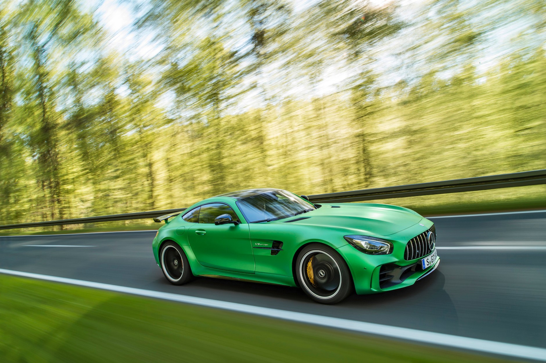Mercedes-AMG GT R