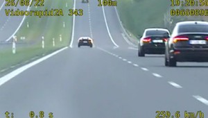 Kierowca Lamborghini "rozwinął skrzydła". Policja złapała go przy niebywałej prędkości [WIDEO]
