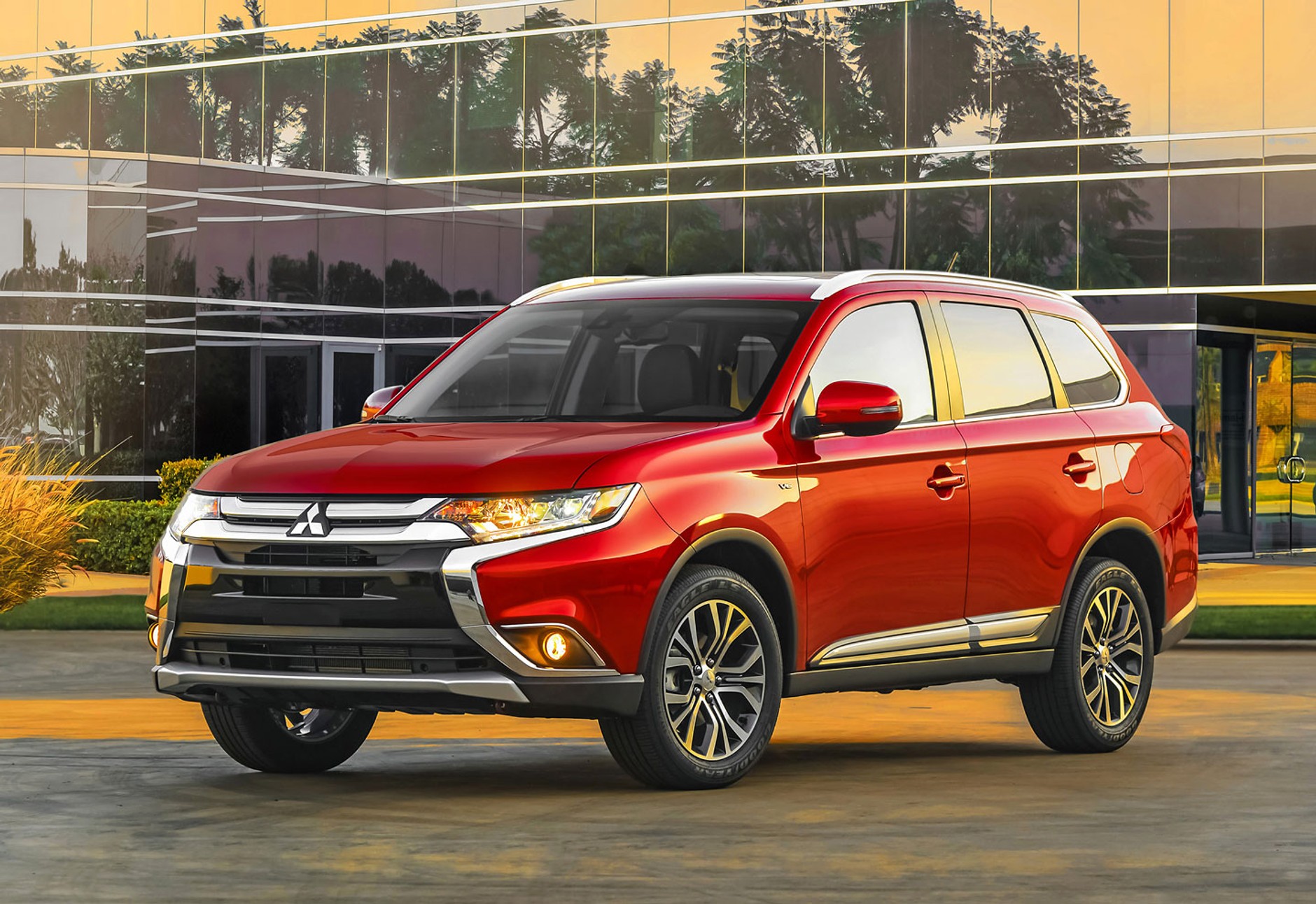Mitsubishi Outlander 2016 - nowa era marki