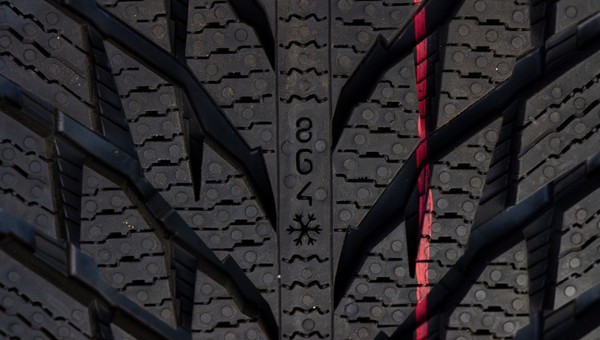 Mandat za opony M+S? Możliwy, bo musi być coś jeszcze. Takie muszą być opony zimowe