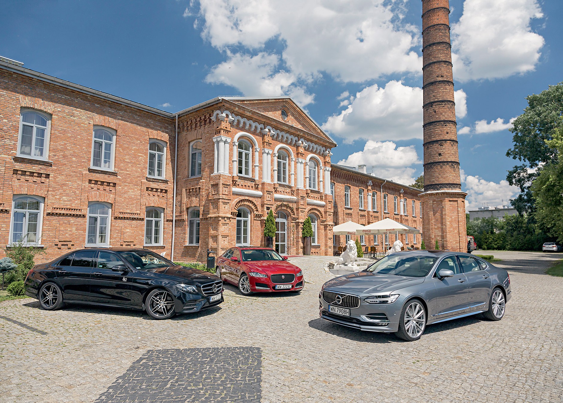 Mercedes E 220d vs Jaguar XF 2.0 vs Volvo S90 D4
