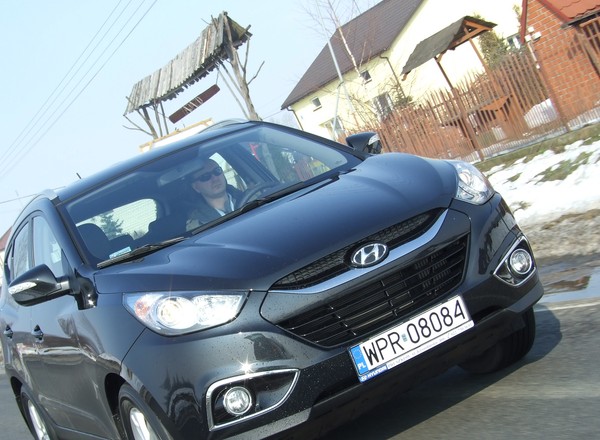 Hyundai ix35: po asfalcie i po błocie, po twardym i po miękkim - nowy gracz w segmencie SUV (ceny w Polsce)
