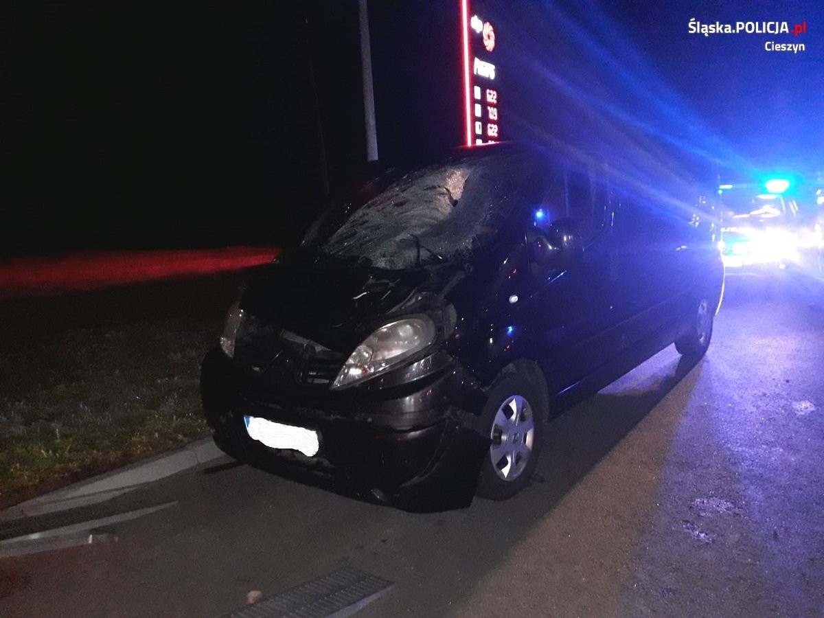 Wszedł pod nadjeżdżający bus. Nie udało się go uratować