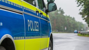 Niemiecka policja zatrzymała polskiego kierowcę. Nie mogli uwierzyć w to, co zobaczyli w drewnianych skrzyniach