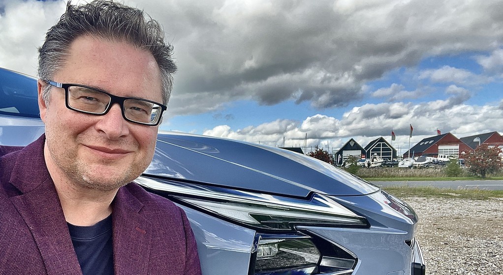 Lexus ES (8. generacja)