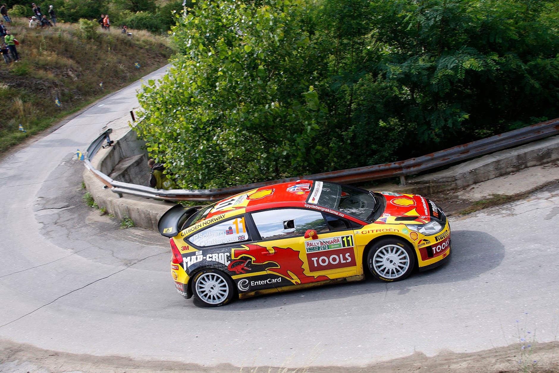 Citroën Total WRT taranuje konkurentów (galeria Rallyworld©Willy Weyens)
