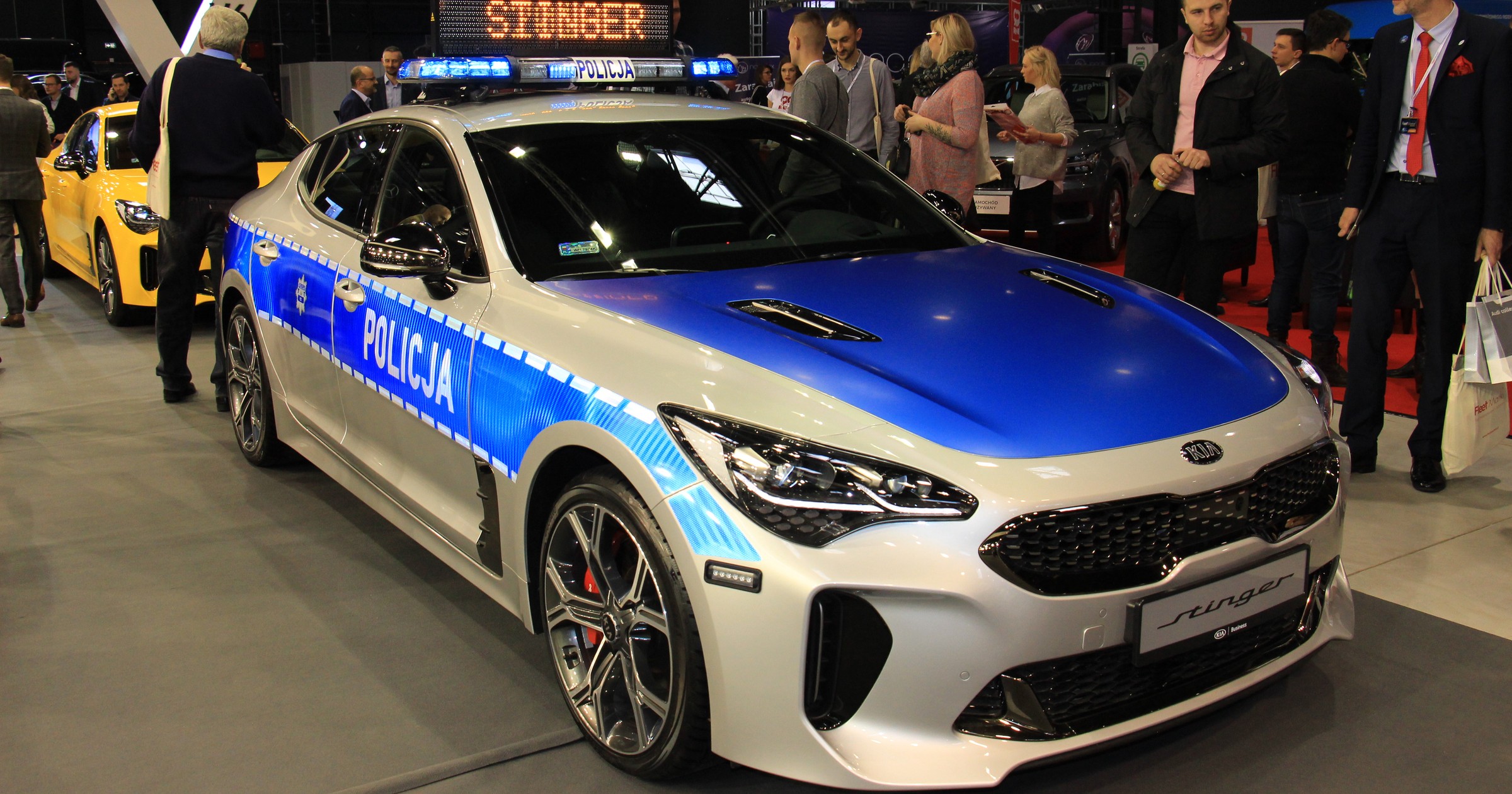 Policyjna Kia Stinger