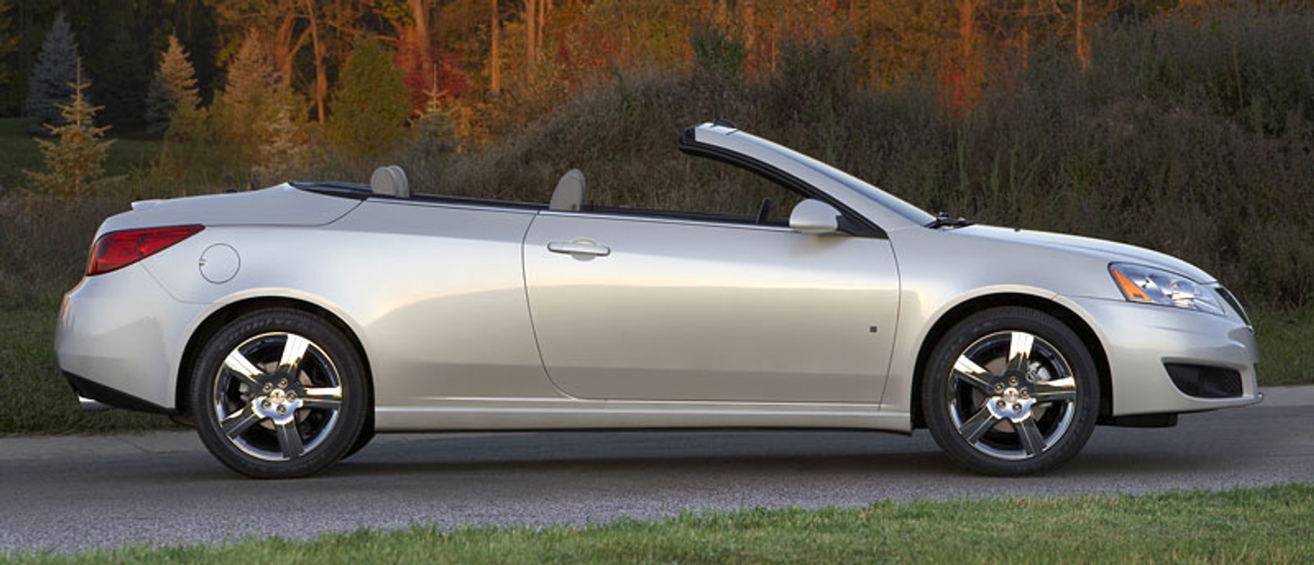 Los Angeles 2008: Pontiac G6 – facelifting na rok modelowy 2009