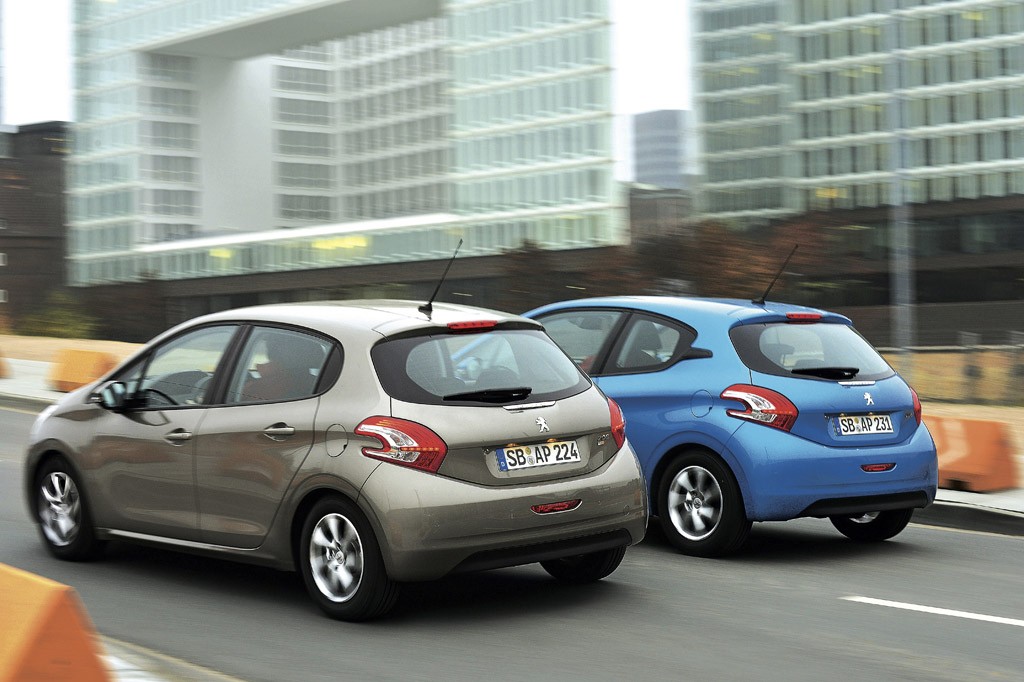 Benzyna czy diesel? Porównanie pięciu par aut