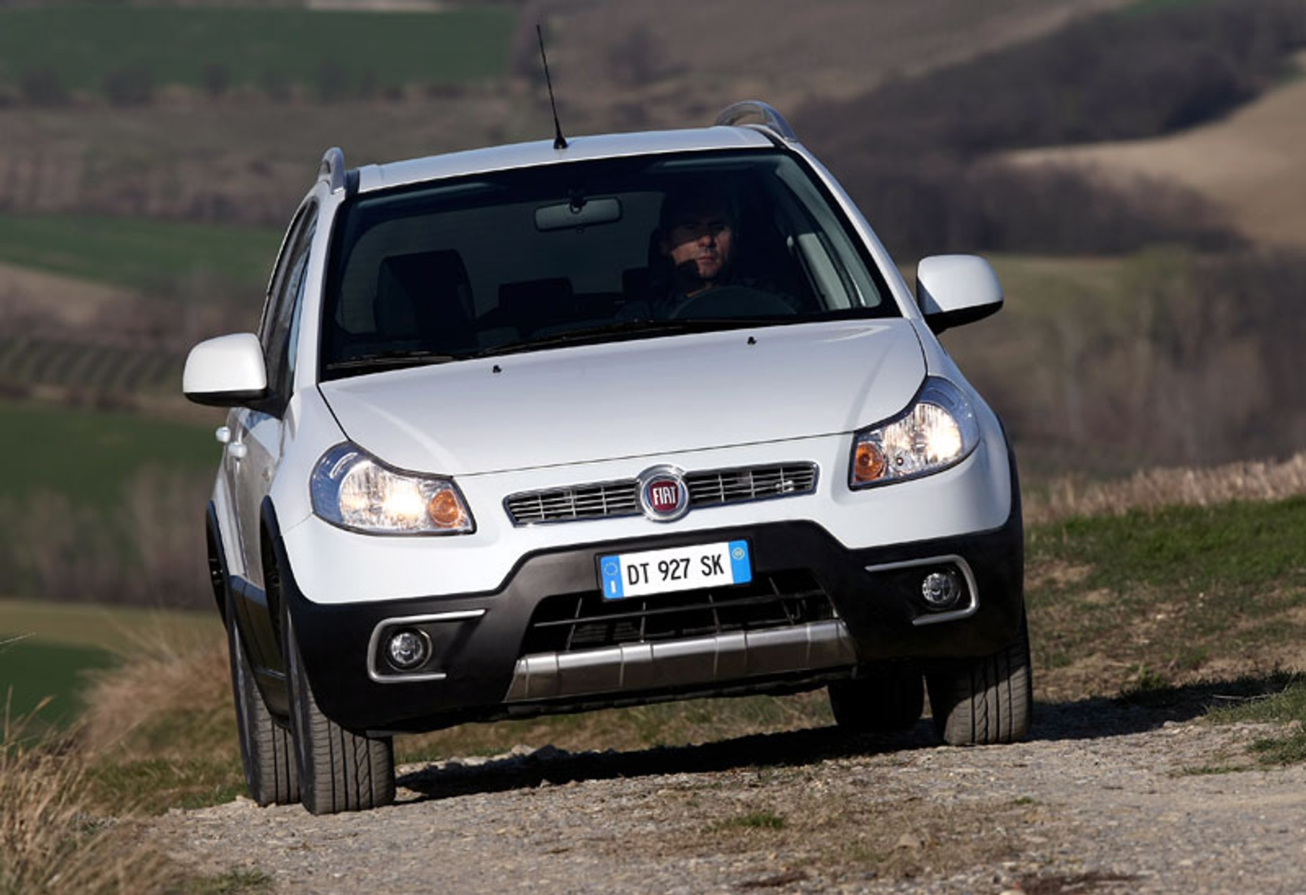 Fiat Sedici: nowy wygląd i silniki (1,6 88 kW a 2,0 JTD 99 kW)
