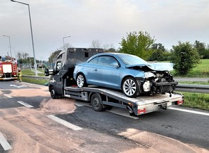 Rozbił auto i dostał 4000 zł mandatu. To nie koniec kłopotów kierowcy [WIDEO]