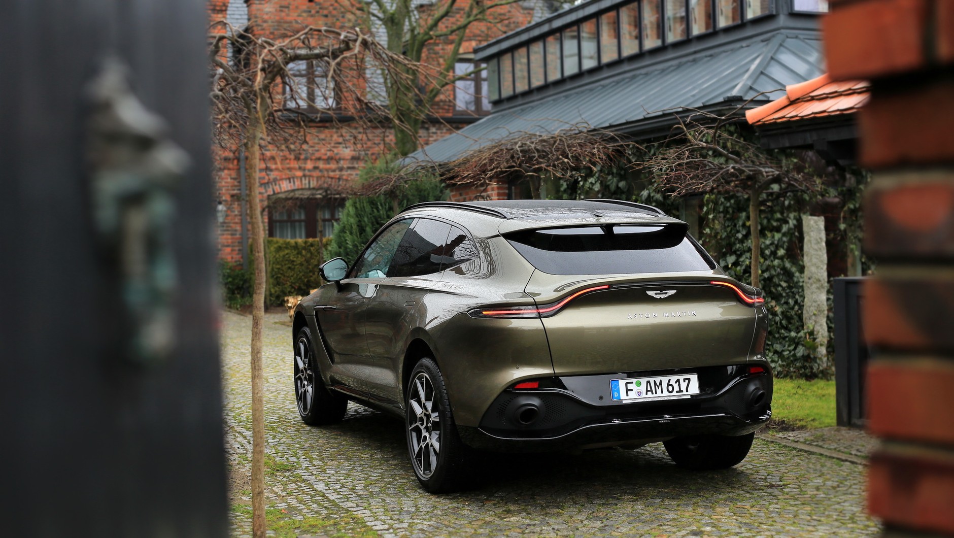Aston Martin DBX