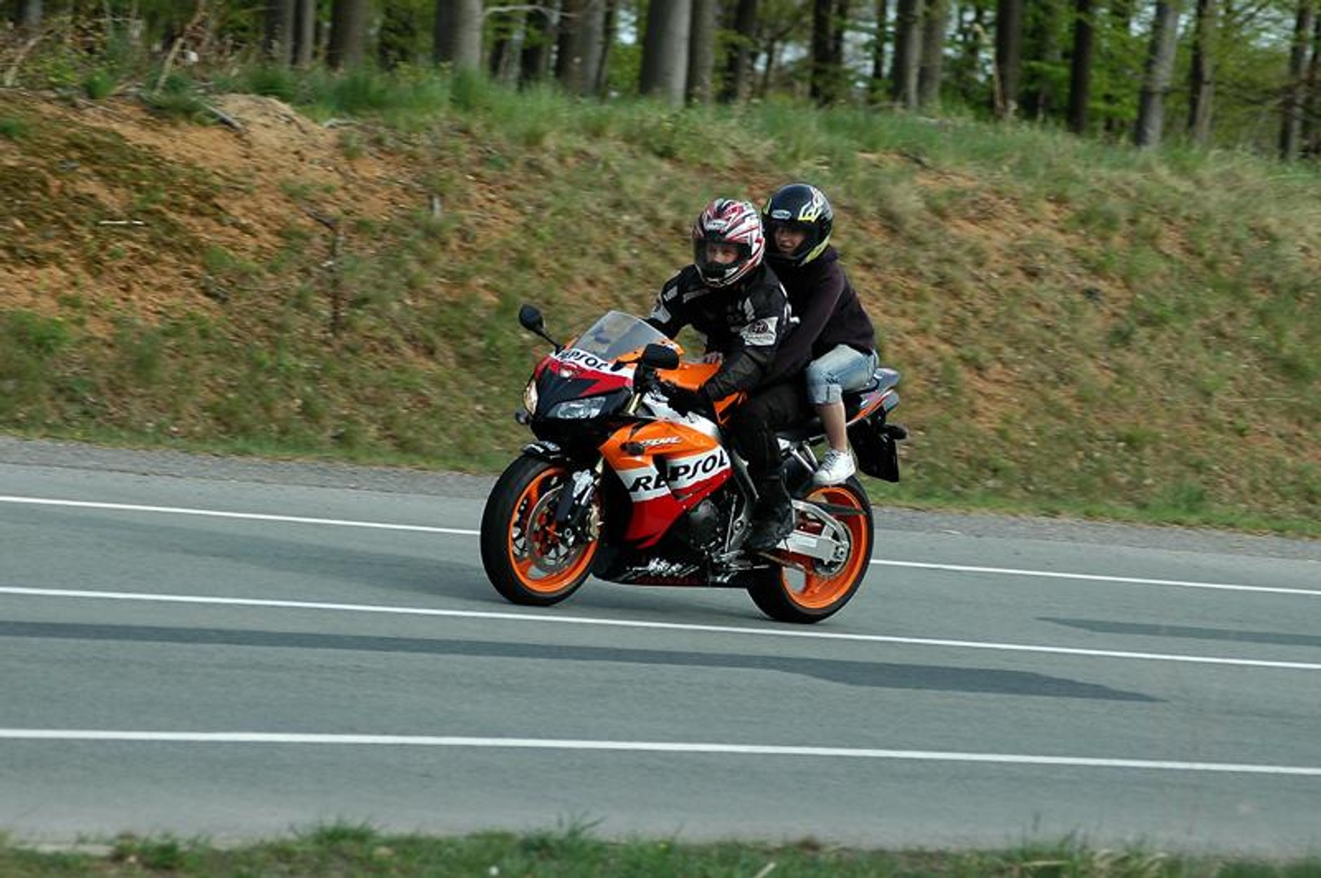 Honda CBR1000RR Fireblade Repsol replika (test)