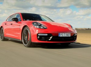 Porsche Panamera GTS Sport Tourismo – dobry na wakacje i na tor